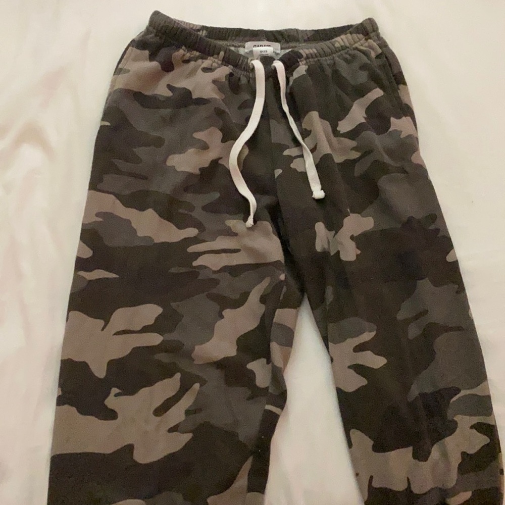 I’m selling camo pants from garage.